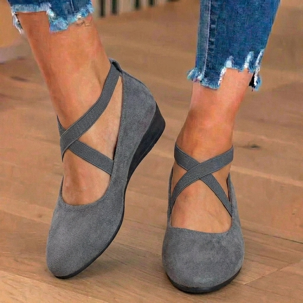 Sneakers Ortopediche Aggraziate dal Look Moderno