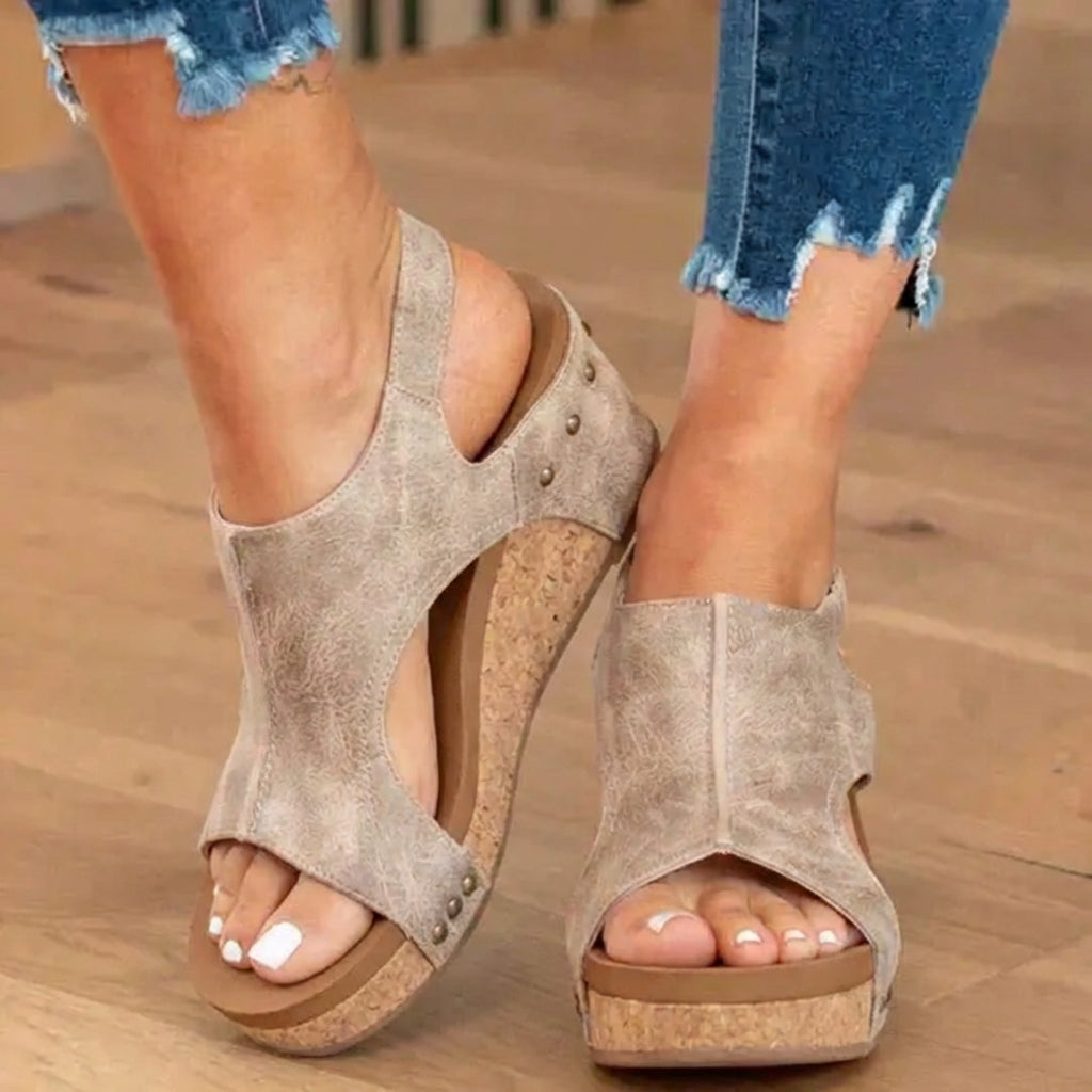 Scarpe Ortopediche Aggraziate dal Look Moderno