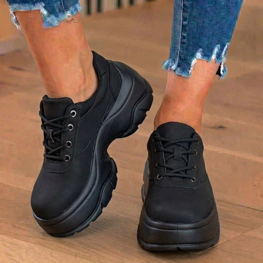 Sneakers Ortopediche Aggraziate dal Look Moderno
