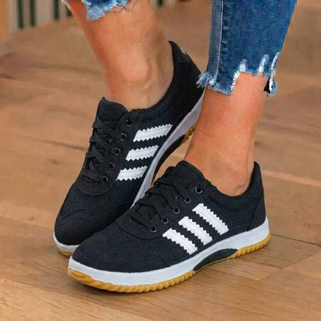 Sneakers Ortopediche Aggraziate dal Look Moderno