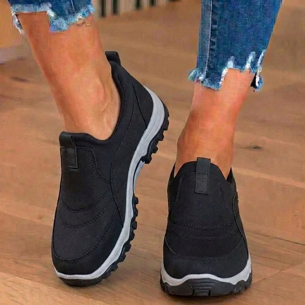 Sneakers Ortopediche Aggraziate dal Look Moderno
